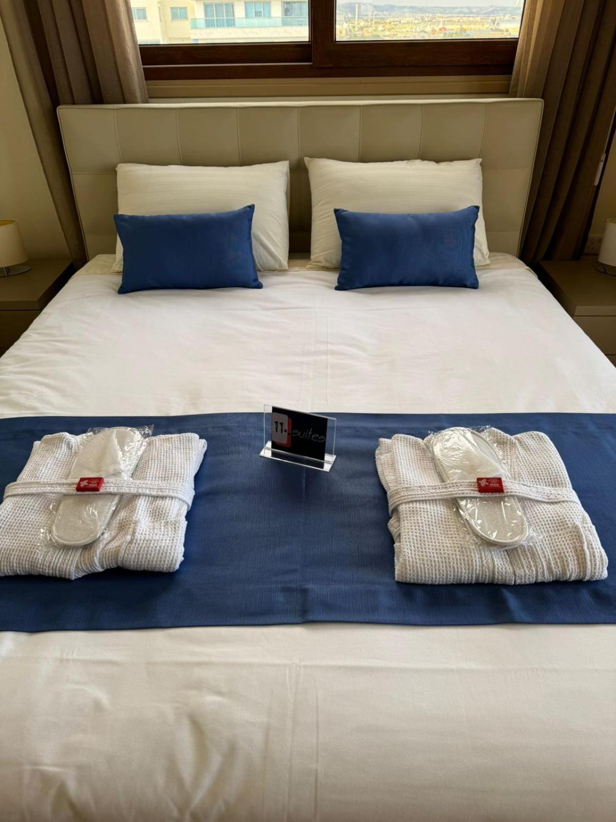 11 Suites - Golden Sunrise Suite Larnaca Pokój zdjęcie