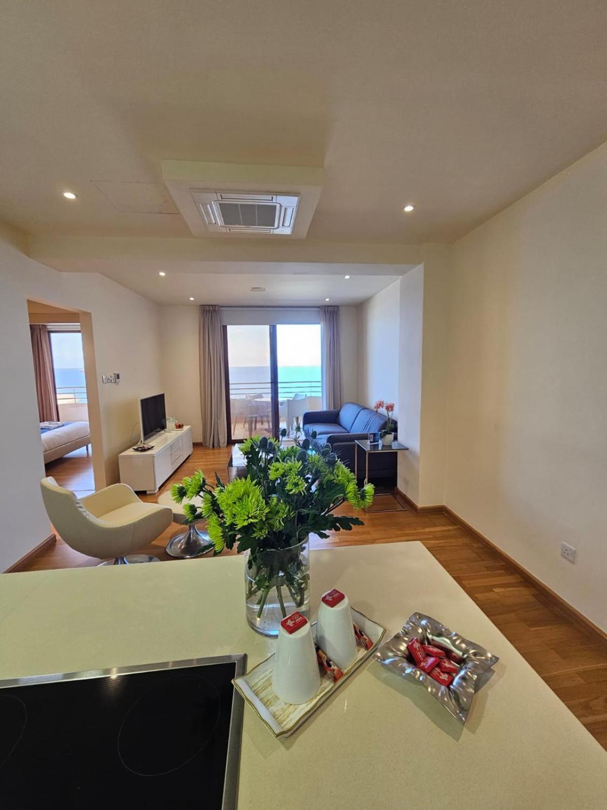11 Suites - Golden Sunrise Suite Larnaca Pokój zdjęcie
